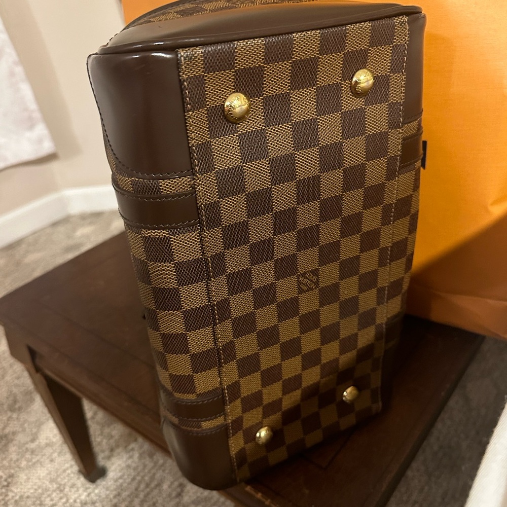 Louis Vuitton Berkeley - Picture 15 of 16